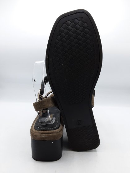 Sandales compensées COCO & ABRICOT taupe de seconde main