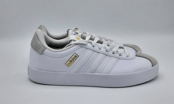 Paire de basket blanche adidas de seconde main