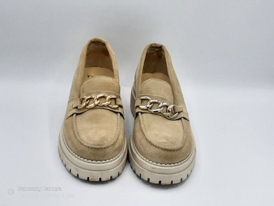 Mocassin en daim beige maxi chaine TEXTO de seconde main