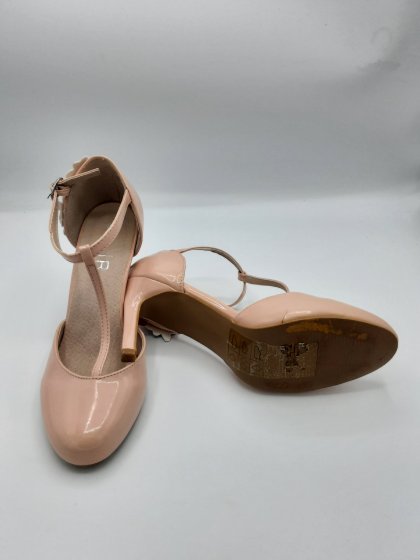 salomés rose poudré vernis de seconde mains