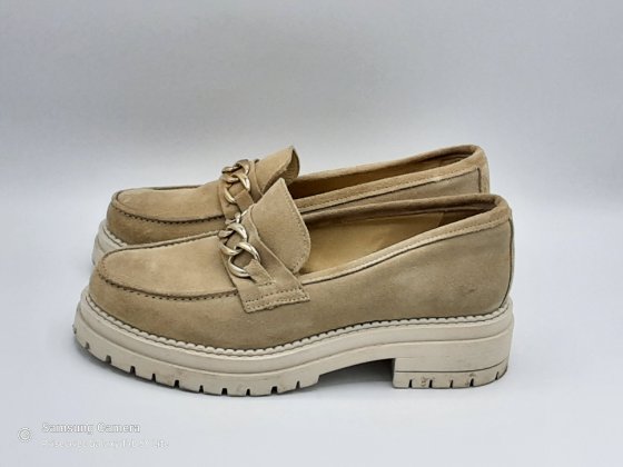 Mocassin en daim beige maxi chaine TEXTO de seconde main