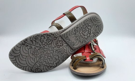 Paire de sandales ouvertes rouge et kaki de seconde main