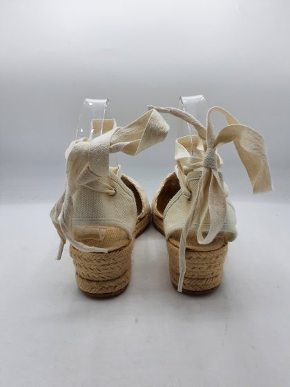 Espadrilles compensées DE MARQUE INCONNUE beiges de seconde main