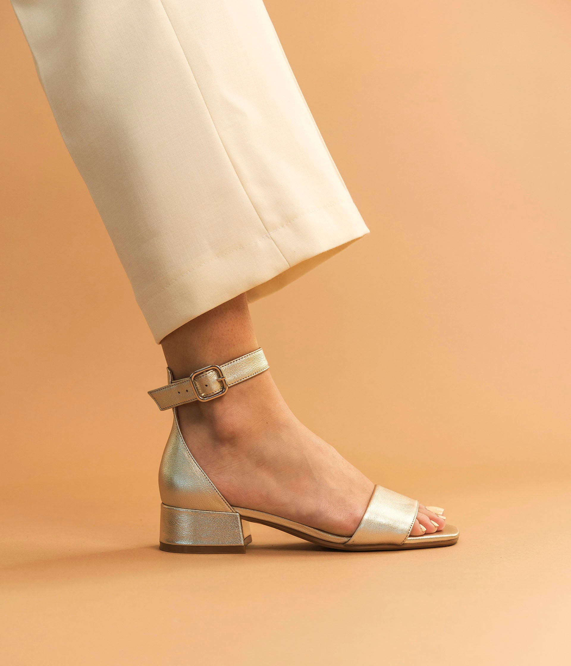 SANDALE GRETA PLATINE