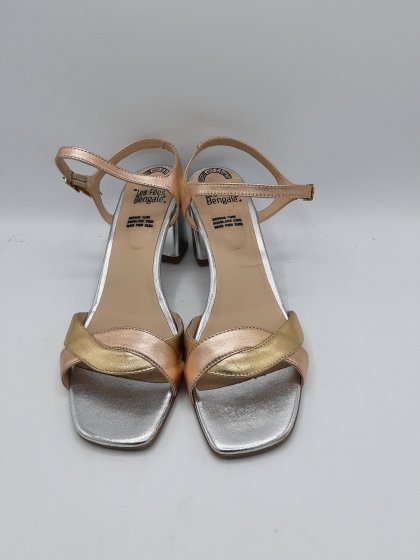 Sandales or de seconde main