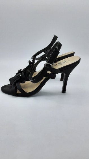 Sandales à talons noires
