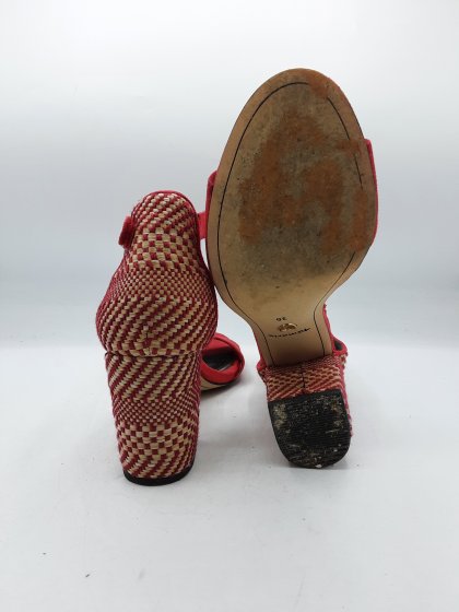 Sandales TAMARIS rouges de seconde main