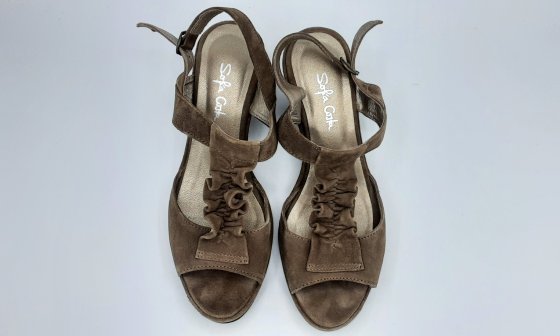 Sandale ouvert compensées en daim couleur taupe