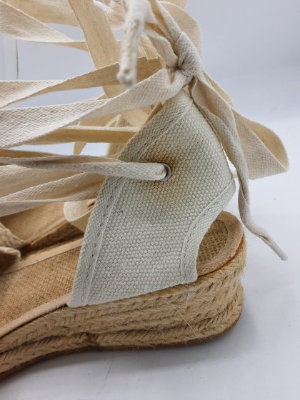 Espadrilles compensées DE MARQUE INCONNUE beiges de seconde main