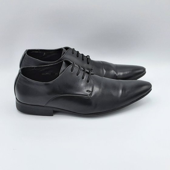 Derby noir de seconde main