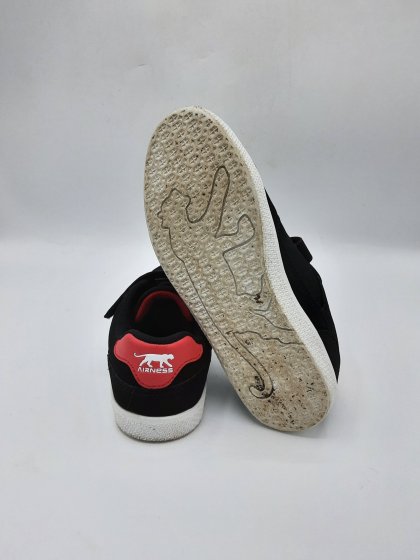 Baskets AIRNESS noires de seconde main