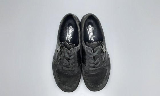 Paire de basket grise cuir de seconde main