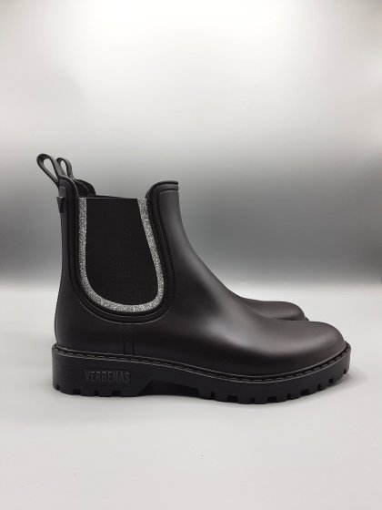 Boots Verbenas