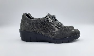 Paire de basket grise cuir de seconde main