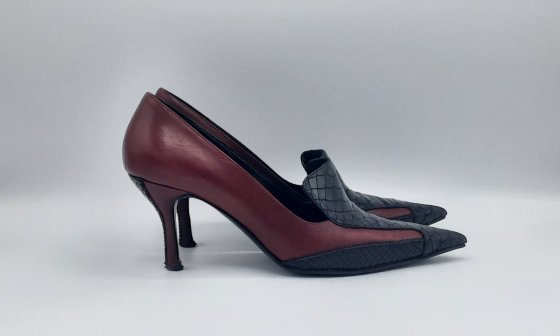 Escarpin noir et rouge de seconde main