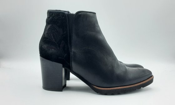 Bottine a talon noir en cuir de seconde main