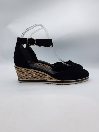 Sandales compensées TAMARIS noires de seconde main