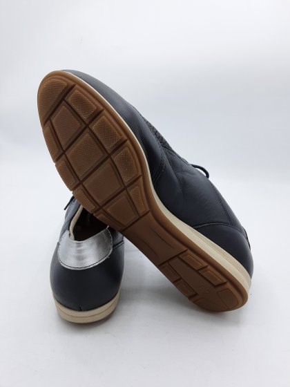 Baskets DAMART marines de seconde main