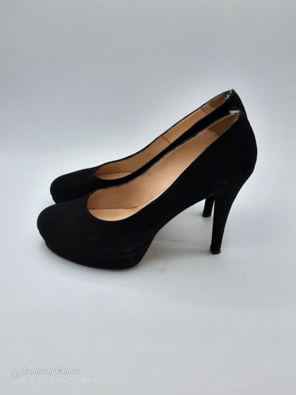 Escarpins noirs en cuir velours T43 de seconde main