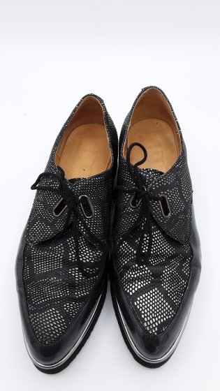 Derbies noires de seconde mains