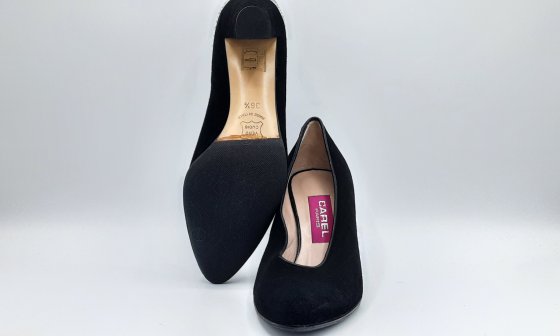Escarpin noir en cuir nubuck de seconde main