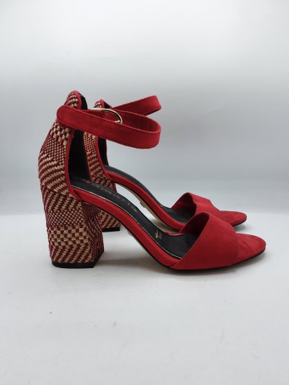 Sandales TAMARIS rouges de seconde main