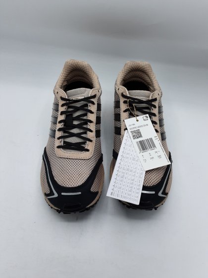 Baskets ADIDAS roses et noires de seconde main