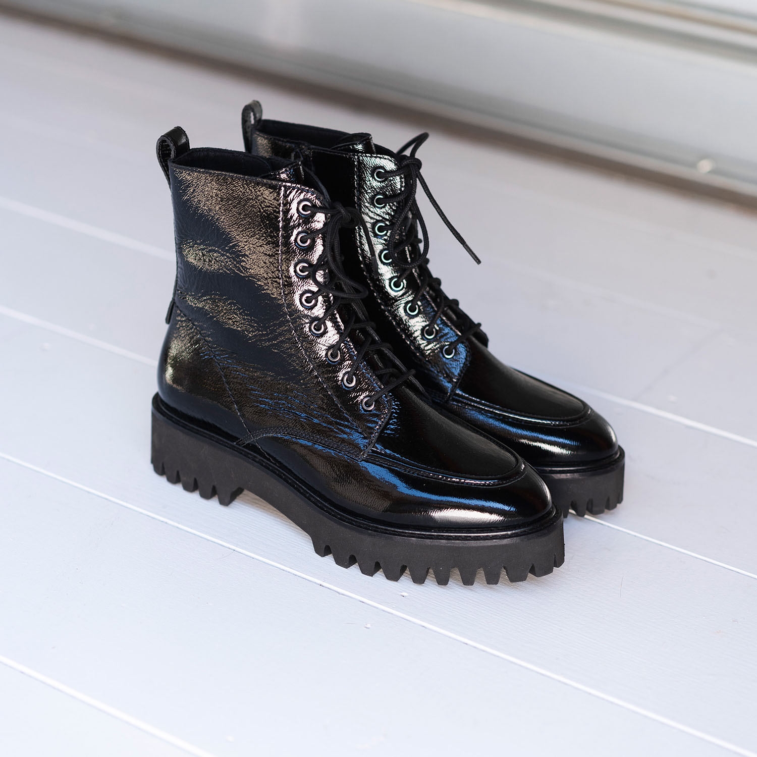 BOOTS KIMONIA