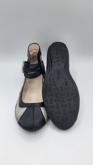 Ballerine noir et argent de seconde mains
