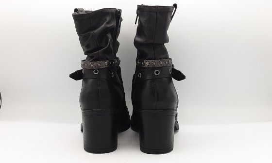 Bottines noir à talons seconde main