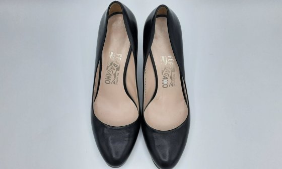 Paire d’escarpin noir en cuir lisse de seconde main