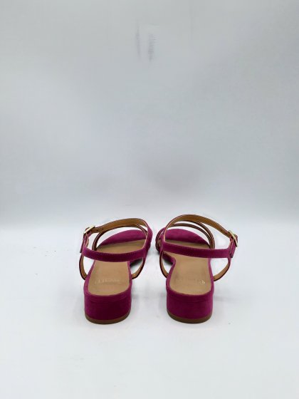 Paire de sandales roses